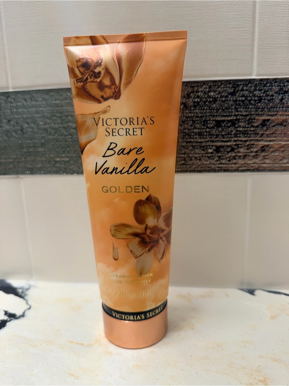 Victoria Secretās Bare Vanilla Golden Body Lotion- 236 ml - New/Sealed